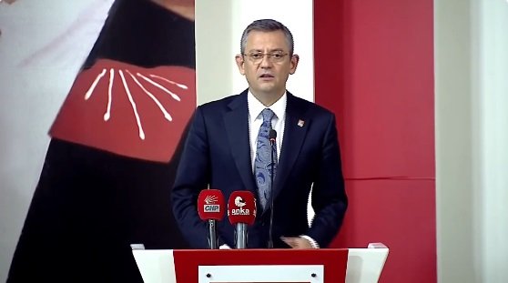 Özgür Özel; 14 Ocak Pazar günü Tandoğan Meydanında yapacağımız miting ile geleceğimize, adalete sahip çıkıyoruz!