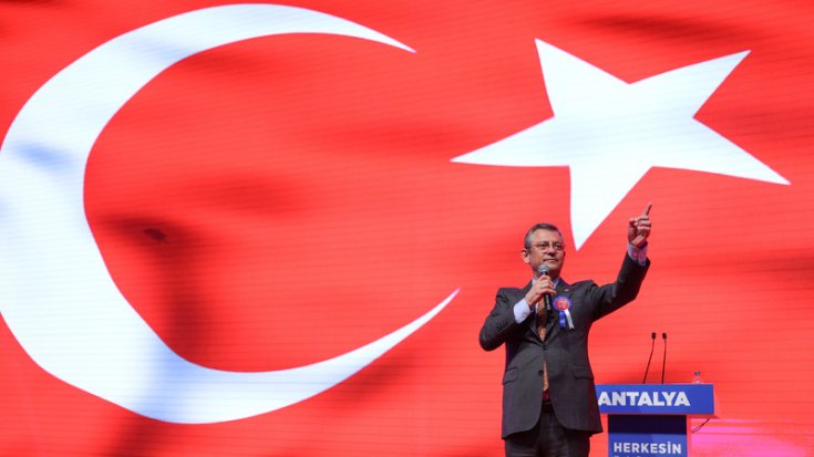 Özgür Özel, Antalya’dan seslendi: 'Size Türkiye İttifakını emanet ediyorum'