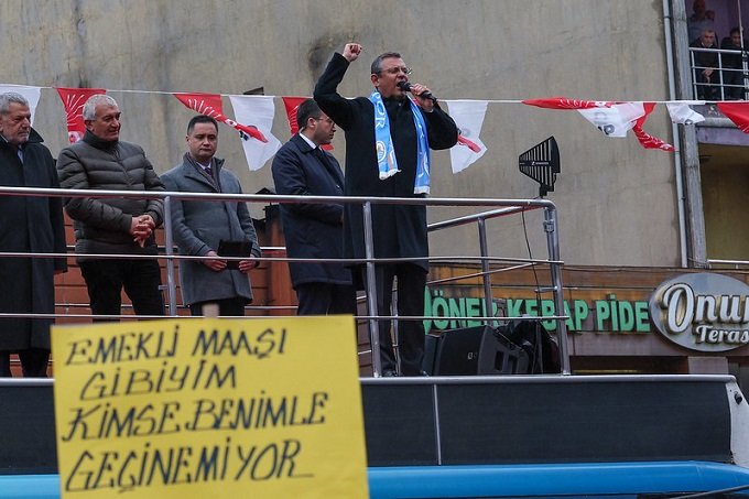 Özgür Özel Rize’de: 'Çay-Kur işçisine verilen kadro sözü tutulmadı'