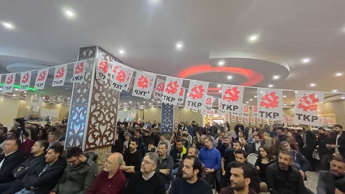 TKP'den Gebze'de halk buluşması: İlkelerinizi bir kez satarsanız dikiş tutturamazsınız! TKP'den Gebze'de halk buluşması: İlkelerinizi bir kez satarsanız dikiş tutturamazsınız!