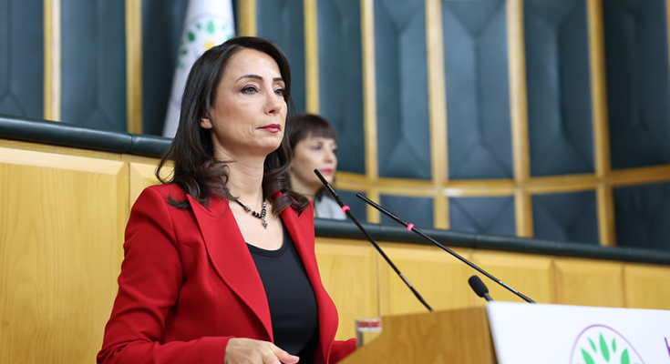 Tülay Hatimoğulları Oruç; Bizim safımız belli, biz demokrasi ve özgürlükten yanayız. Kürt sorununun demokratik ve barışçıl çözümünden yanayız! Tülay Hatimoğulları Oruç; Bizim safımız belli, biz demokrasi ve özgürlükten yanayız. Kürt sorununun demokratik ve barışçıl çözümünden yanayız!