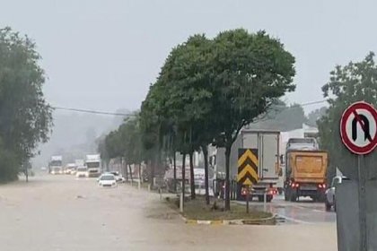 Antalya'da aşırı yağış: 5 ilçede eğitime ara verildi