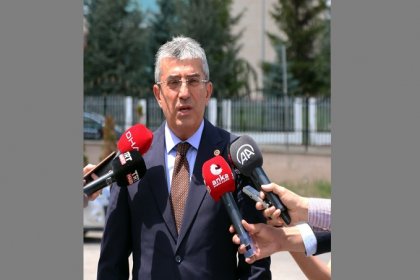 CHP Gurup Başkanvekili Gökhan Günaydın, Anayasa Mahkemesine resmi gazetede yayımlanan kanun ve kararnamelerinin bazı maddelerinin iptali başvurusu yaptı