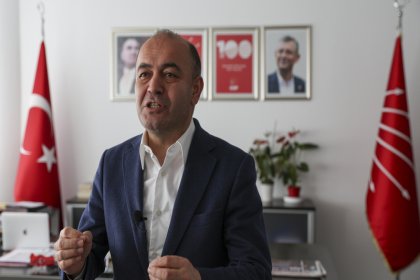 CHP'li Özgür Karabat; 'Ekonomik krizin bedeli emekçilere ödetiliyor! Akkuyu Nükleer Santrali'nde Rusya'ya en az 35 milyar dolar ödeme yapmak zorundayız. Bunu sözleşmeyi düzeltin'