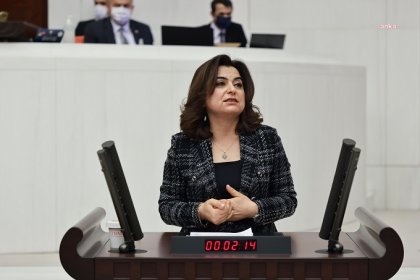 DEM Parti Grup Başkan Vekili Koçyiğit; Ya, Kürt'e gelince, muhalife gelince Anayasa var da size niye yok Sayın Başkan? Bu Anayasa kimi bağlıyor? Anayasa AKP'yi, MHP’yi bağlamıyor mu?