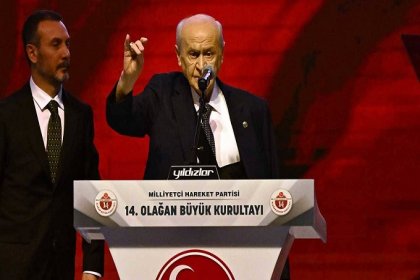 Devlet Bahçeli, MHP'nin 14. olağan Kurultay'ından Erdoğan'a seslendi; 'Ayrılamazsın, Türk milletini yalnız bırakamazsın. Cumhur İttifakı olarak yanındayız'”