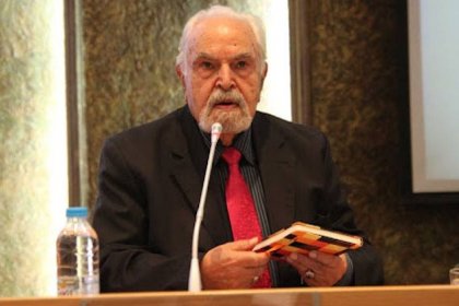 Erdal Atabek, 94 yaşında hayatını kaybetti