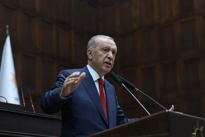 AKP Genel Başkanı Erdoğan Grup toplantısında konuştu; İktidar ve ana muhalefet arasındaki ittifak, siyasetin de demokrasinin de çok partili sistemin de fıtratına aykırıdır. Biz de zaten böyle çaba içinde değiliz!