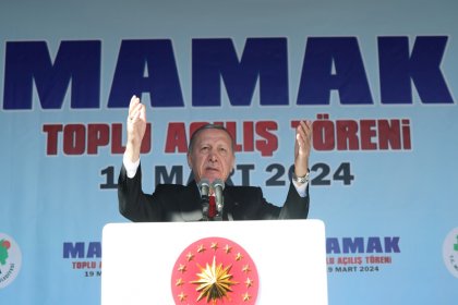 Erdoğan, Ankara Mamak'ta konuştu; Şimdi şunu çok iyi bilmenizi isterim. Her kim mezhebi kimliği üzerinden siyaset yapıyorsa, bu ülkenin iyiliğini istemiyor demektir!