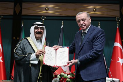 Erdoğan, Kuveyt Emiri el Sabah’a Devlet Nişanı verdi