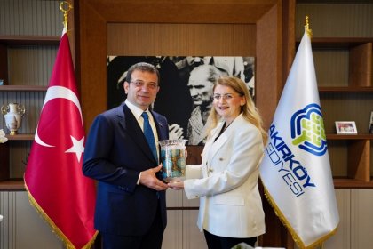 İBB Başkanı İmamoğlu, Bakırköy Belediye Başkanı Doç. Dr. Ayşegül Ovalıoğlu’na tebrik ziyaretinde bulundu