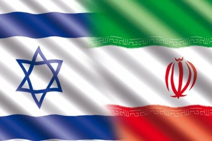 İran, İsrail'i vurdu! Devrim Muhafızları açıkladı: İHA ve füzeler fırlatıldı!