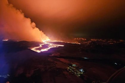 İzlanda'da son 3 ayda 4. yanardağ patlaması meydana geldi
