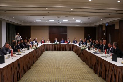 Özgür Özel, BAKSİFED Yönetim Kurulu Üyeleri ile Bir Araya Geldi