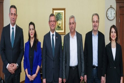 Özgür Özel, EMEP Genel Başkanı ve heyetini CHP Genel Merkezinde kabul etti