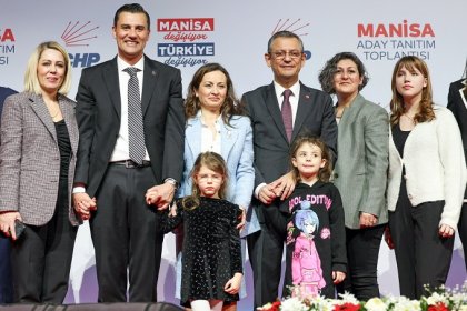 Özgür Özel Manisa'da aday tanım toplantısında konuştu; Açlığın, yoksulluğun, işsizliğin olduğu yerde Recep Tayyip Erdoğan’ın suni gündemlerinin peşine takılmayacağız!