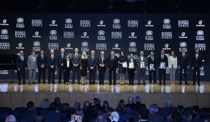 2025 Dr. Nejat F. Eczacıbaşı Tıp Ödülleri sahiplerini buldu 2025 Dr. Nejat F. Eczacıbaşı Tıp Ödülleri sahiplerini buldu