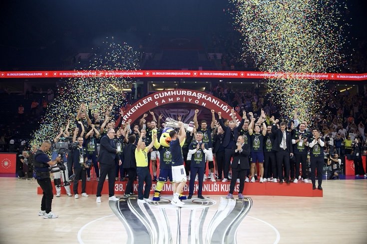 38. Erkekler Cumhurbaşkanlığı Kupası'nı, Beşiktaş GAİN’i 85-83 yenen Fenerbahçe Beko kazandı