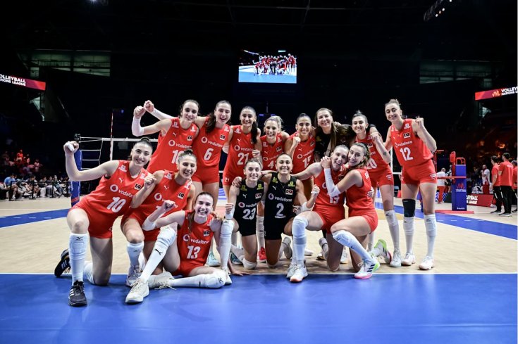 A Milli Kadın Voleybol Takımımız, 2025 FIVB Milletler Ligi'nde Polonya'yı 3-2 yendi A Milli Kadın Voleybol Takımımız, 2025 FIVB Milletler Ligi'nde Polonya'yı 3-2 yendi