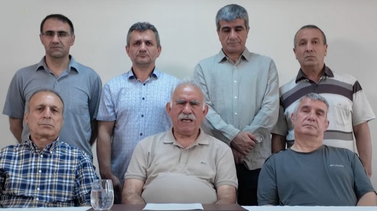 Abdullah Öcalan, PKK'ya ikinci kez çağrı yaptı: Silahın değil, siyasetin gücüne inanıyorum, sizi de bu ilkeyi hayata geçirmeye çağırıyorum Abdullah Öcalan, PKK'ya ikinci kez çağrı yaptı: Silahın değil, siyasetin gücüne inanıyorum, sizi de bu ilkeyi hayata geçirmeye çağırıyorum