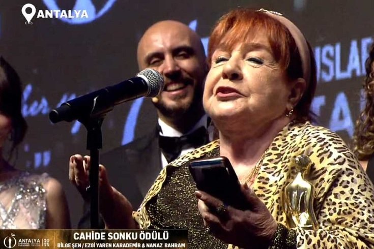 Antalya'da ödül alan Usta sanatçı Bilge Şen: 81 yaşında hâlâ çalışıyorum. Yoksulluk sınırının altındayım!