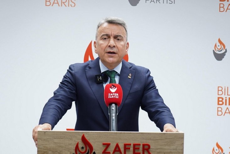 Azmi Karamahmutoğlu: Türkiye’nin kıyıları ve plajları kaçak ve kayrılmış işletmelerin işgali altındadır!