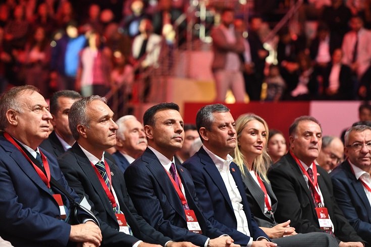 CHP 39. İstanbul Olağan İl kongresinde tek aday Özgür Çelik yeniden il başkanı seçildi