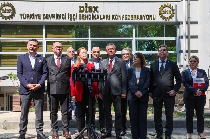 CHP Genel Başkanı Özel DİSK’i ziyaret ettiği gün Genel-İş Sendikası İzmir'i felç eden grevi başlattı