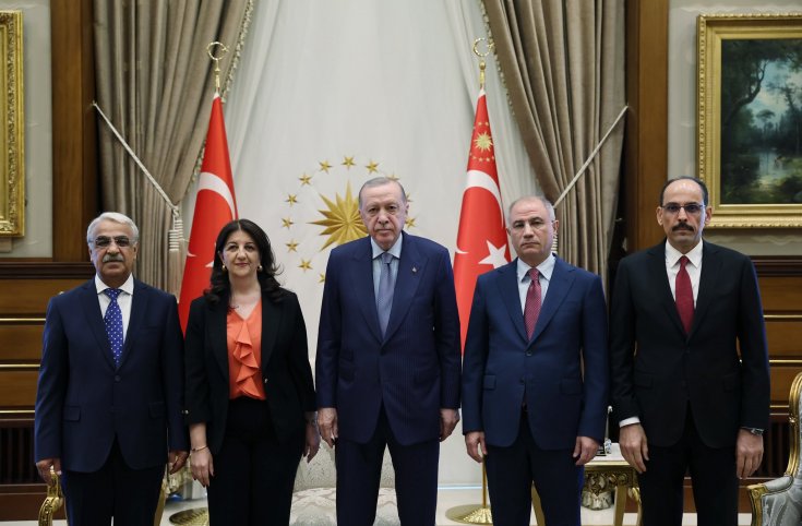 Erdoğan ile DEM Parti İmralı Heyeti'nin görüşmesi bitti Erdoğan ile DEM Parti İmralı Heyeti'nin görüşmesi bitti