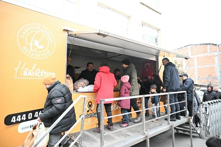 Gaziosmanpaşa Belediyesi’nden her gün 3 bin kişiye iftar yemeği Gaziosmanpaşa Belediyesi’nden her gün 3 bin kişiye iftar yemeği