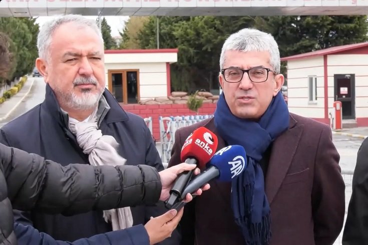 Gökhan Günaydın Silivri'de tutuklu E. Sarıyer Belediye Başkanı Şükrü Genç'i ziyaret etti Gökhan Günaydın Silivri'de tutuklu E. Sarıyer Belediye Başkanı Şükrü Genç'i ziyaret etti