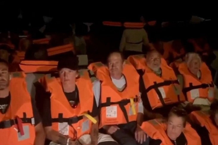 İsrail ordusu, Gazze'ye ilerleyen Özgürlük Filosu Koalisyonu'ndaki gemilere saldırıya başladı