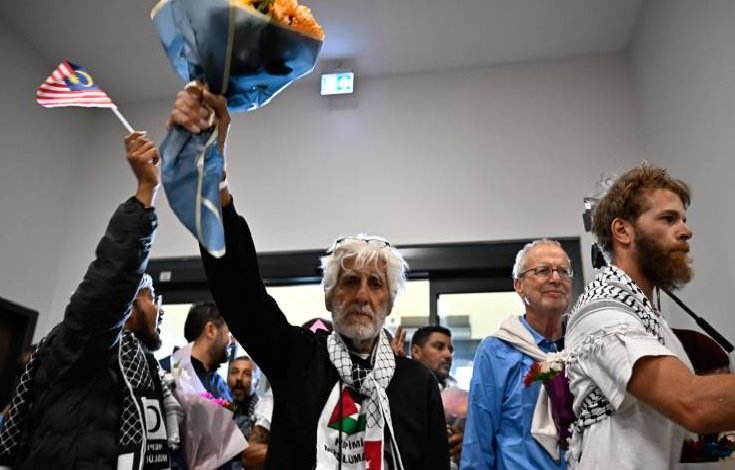 İsrail'in Sumud'da alıkoyduğu 36'sı Türk, 137 aktivist İstanbul'da! İsrail'in Sumud'da alıkoyduğu 36'sı Türk, 137 aktivist İstanbul'da!