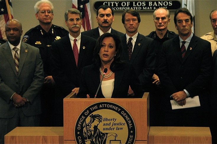 Kamala Harris: Siyasi söylemimize hakim olan nefret ve bölünme sona ermelidir! Kamala Harris: Siyasi söylemimize hakim olan nefret ve bölünme sona ermelidir!