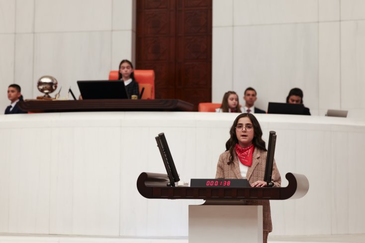Meclis'in açılışının 105. yılı dolayısıyla TBMM çocuk özel oturumu gerçekleşti Meclis'in açılışının 105. yılı dolayısıyla TBMM çocuk özel oturumu gerçekleşti