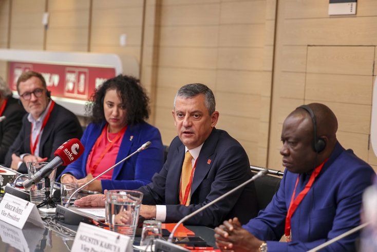 Özel Özel: 'Türkiye’de Yaşananlar, Tüm Demokratları ve Demokrasi Mücadelesini Yakından İlgilendirmektedir'