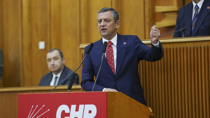 Özgür Özel: Cumhuriyet Halk Partisi’ne, bu ülkenin kurucu partisine, 50 yıl muhalefette kalıp da kimselere minnet etmemiş partisine kara çalacak o elin alnını karışlarım ben! Özgür Özel: Cumhuriyet Halk Partisi’ne, bu ülkenin kurucu partisine, 50 yıl muhalefette kalıp da kimselere minnet etmemiş partisine kara çalacak o elin alnını karışlarım ben!