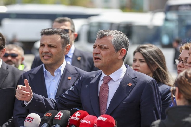 Özgür Özel: 'İstanbul Cumhuriyet Başsavcısı Dışında Herkes Bu Davanın Görülmemesi Konusunda Mutabık' Özgür Özel: 'İstanbul Cumhuriyet Başsavcısı Dışında Herkes Bu Davanın Görülmemesi Konusunda Mutabık'
