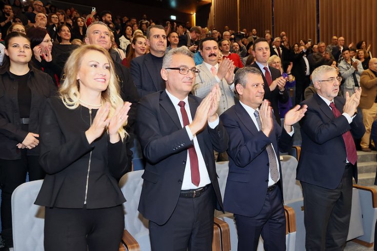 Özgür Özel, KKTC Cumhurbaşkanlığı Senfoni Orkestrası’nın Yeni Yıl Konserini İzledi