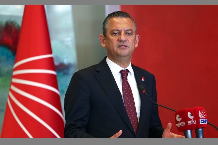 Özgür Özel: Mansur Yavaş başkanımızın sonuna kadar yanındayız!