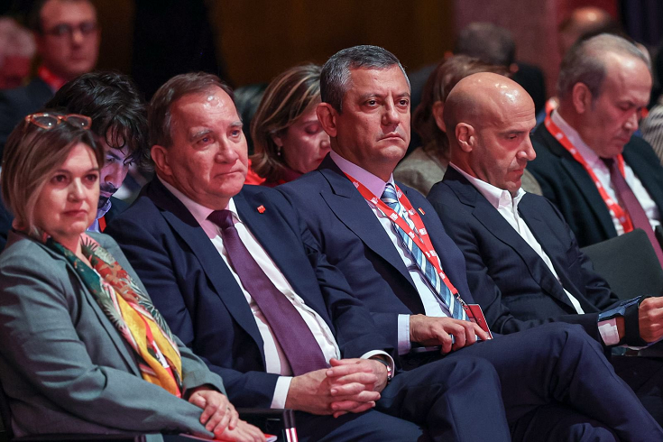 Özgür Özel PES'in kongresinde: Ülkelerimizde ve tüm dünyada adalet ve demokrasi, eşitlik ve özgürlük için mücadeleye devam edeceğiz!