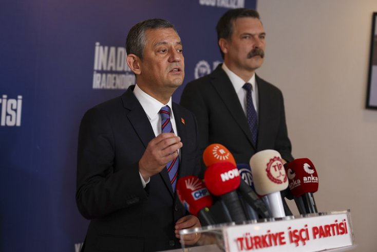 Özgür Özel, Türkiye İşçi Partisi Genel Başkanı Erkan Baş’ı partisinin İstanbul İl Başkanlığında ziyaret etti Özgür Özel, Türkiye İşçi Partisi Genel Başkanı Erkan Baş’ı partisinin İstanbul İl Başkanlığında ziyaret etti