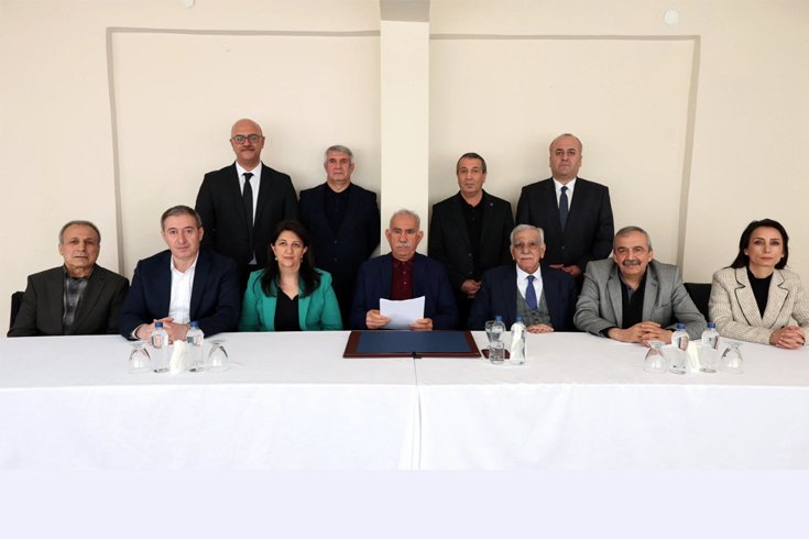 PKK, Öcalan’ın çağrısına uyacağını ilan etti PKK, Öcalan’ın çağrısına uyacağını ilan etti