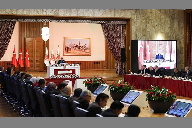 TBMM'de 4 Aralık'ta toplanan Millî Dayanışma, Kardeşlik ve Demokrasi Komisyonu, açıklama yaptı TBMM'de 4 Aralık'ta toplanan Millî Dayanışma, Kardeşlik ve Demokrasi Komisyonu, açıklama yaptı