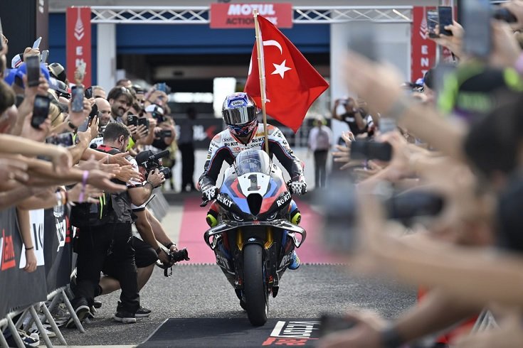 Toprak Razgatlıoğlu, 2025 Dünya Superbike'ta şampiyon oldu!
