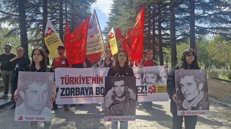 Üç Fidan anıldı: ‘Tam bağımsız, sosyalist Türkiye’nin inşasına çağırıyoruz’ Üç Fidan anıldı: ‘Tam bağımsız, sosyalist Türkiye’nin inşasına çağırıyoruz’