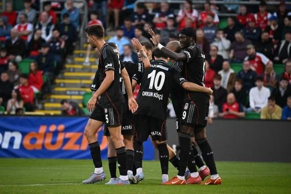 UEFA Konferans Ligi Üçüncü Eleme Turu ilk maçında Beşiktaş, St. Patrick's'i  4-1 yendi