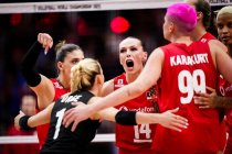 A Milli Kadın Voleybol Takımımız finalde: Türkiye, Japonya'yı 3-1 yendi!