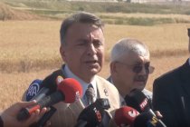 Azmi Karamahmutoğlu; Mahkeme heyeti evlerine gidip rahatça uyuyacaklar ama Ümit Özdağ tutuklu bir şekilde yargılanmaya devam edecek!