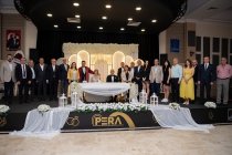 Bayraktutan ve Gök ailelerinin mutlu gününde CHP'liler Kuşadası'nda buluştu